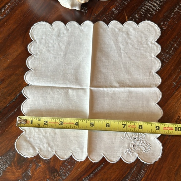 Set of 4 Vintage Napkins-White/Blue Embroidery Detail-Cotton - Picture 10 of 11